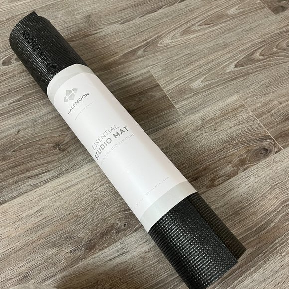 ESSENTIAL YOGA BUNDLE • Yoga mat, strap, vegan carrier, blocks & eye pillow - Picture 4 of 6